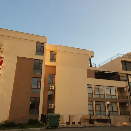 Menada Luxor Апартаменты Свети-Влас