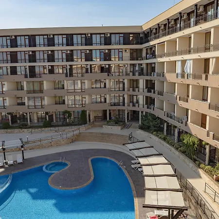 Menada Luxor Свети-Влас