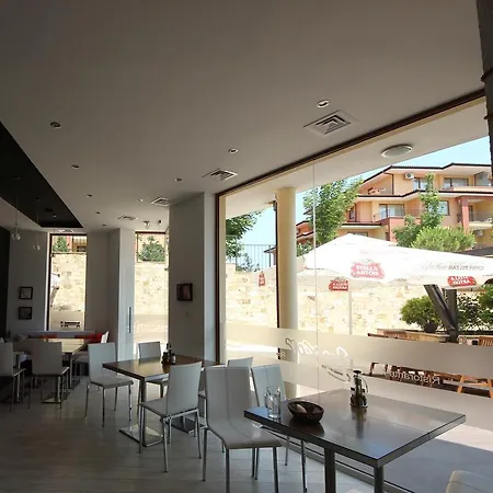 Menada Luxor Apartament *