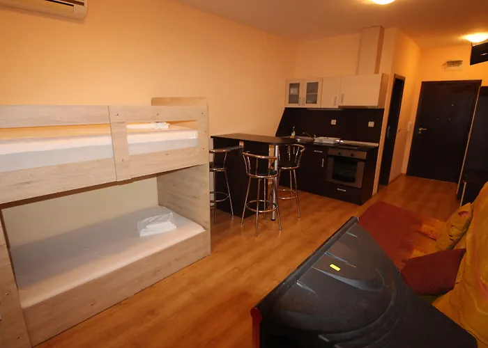 Menada Luxor סבטי ולאס